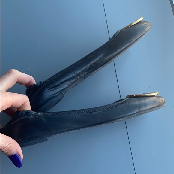 Tory Burch ballet flats with gold emblem - Picture 7 of 8